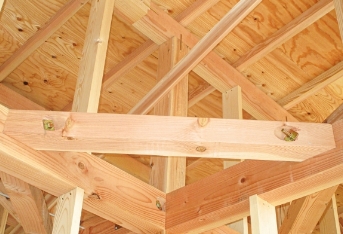 建物の構造に注意する